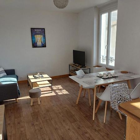 Appartement Proche Des Parcs Vichy Eksteriør billede