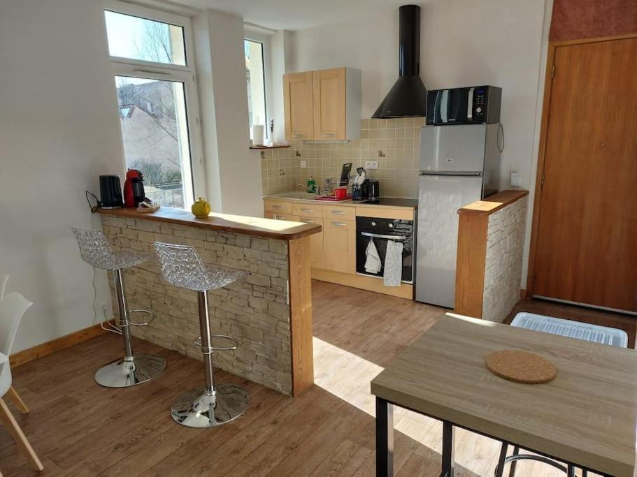Appartement Proche Des Parcs Vichy Eksteriør billede